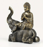 Mediterende Boeddha op olifant